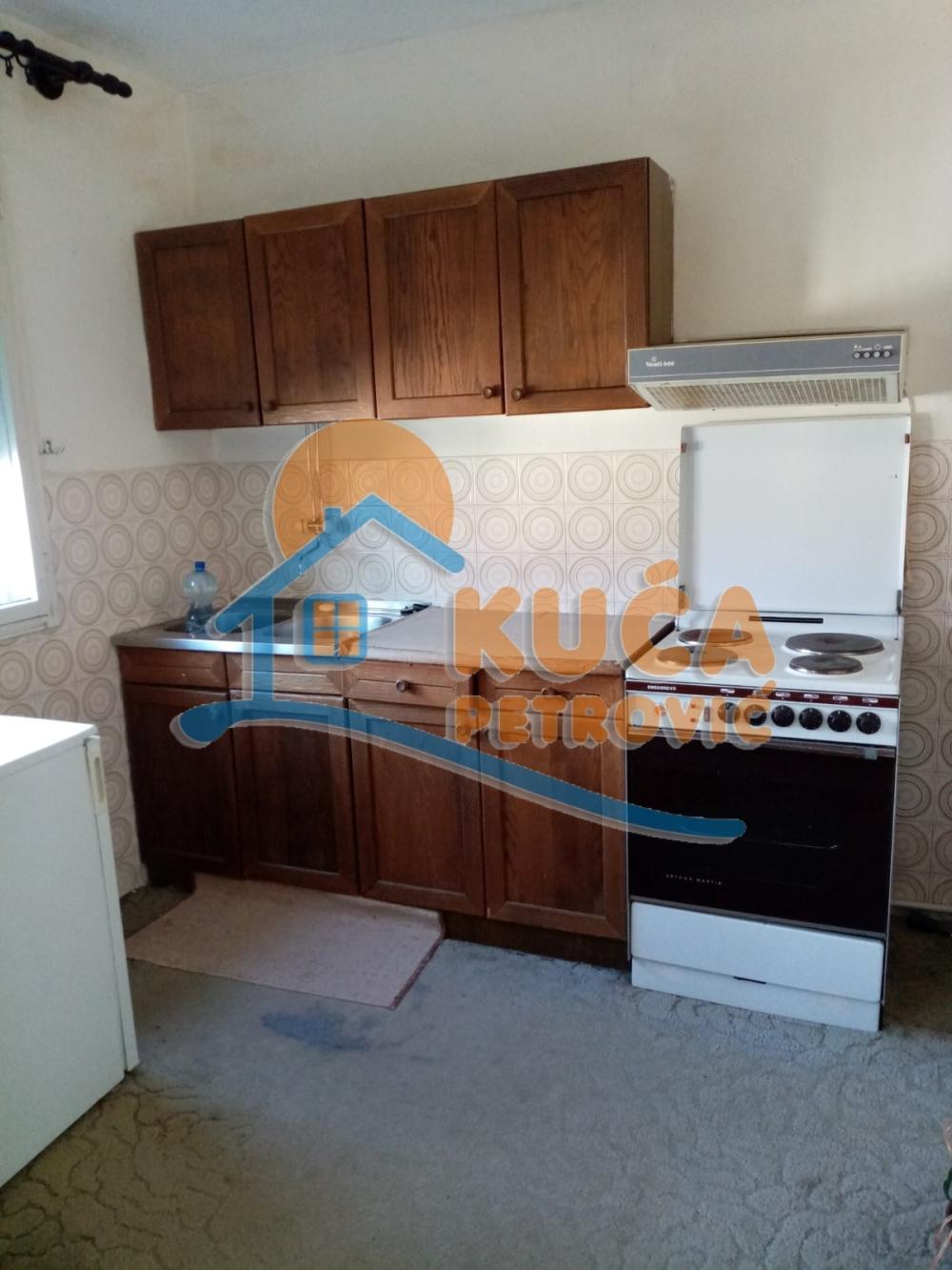 Slika 1 - Dušana Trivunca, Dvoiposoban stan za izdavanje, 61m2, 250€