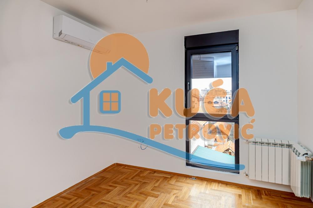 Slika 10 - Bore Vukmirovića, Dvoiposoban stan na prodaju, 53m2, 113.000€