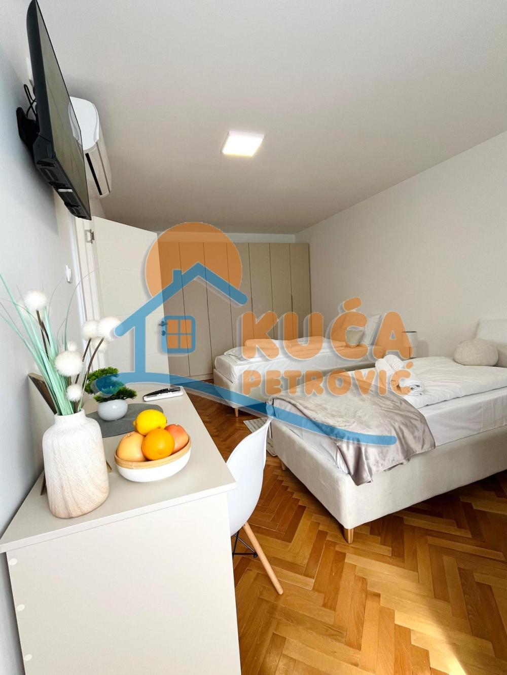 Slika 6 - Bulevar svetog cara, Četvorosoban stan na prodaju, 145m2, 130.500€