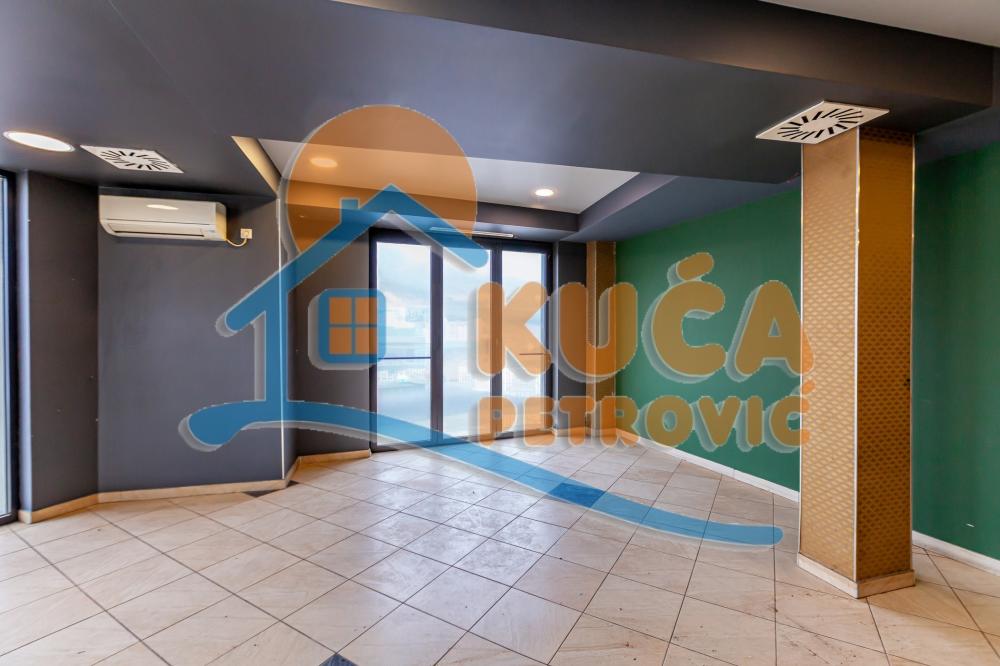 Slika 1 - Mokranjčeva,  Lokal na prodaju, 143m2, 262.000€