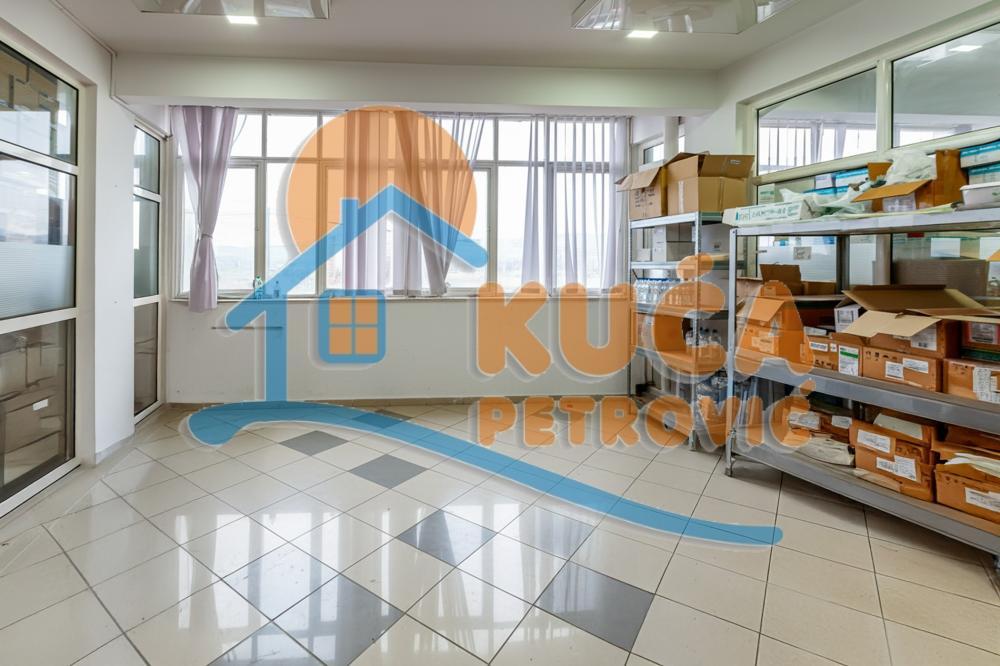 Glavna slika -Vojvode Putnika,  Lokal na prodaju, 400m2, 395.000€