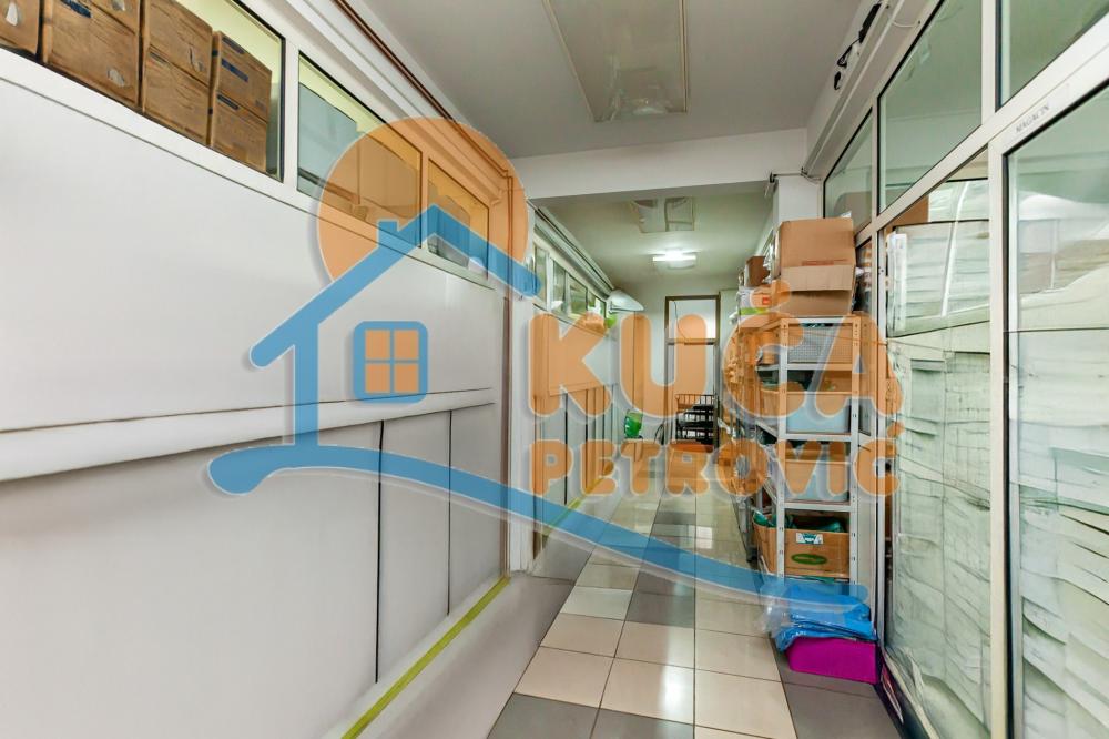 Slika 9 - Vojvode Putnika,  Lokal na prodaju, 400m2, 395.000€