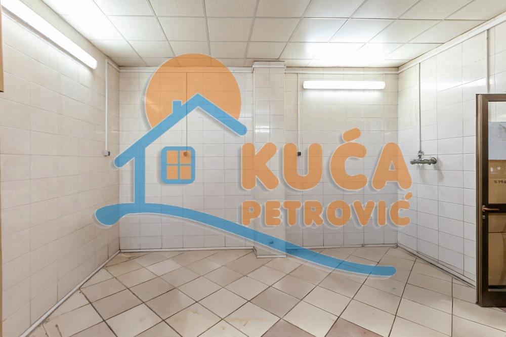 Slika 5 - Vojvode Putnika,  Lokal na prodaju, 400m2, 395.000€