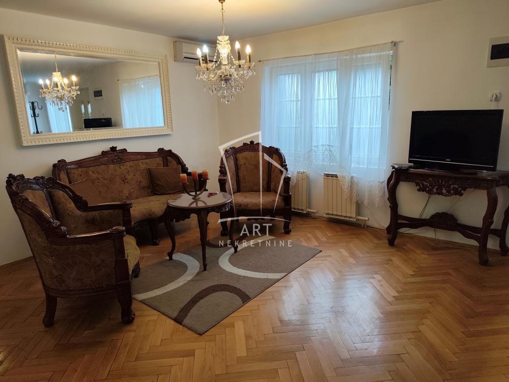 Slika 1 - Siva Stena, Trosoban stan za izdavanje, 65m2, 500€