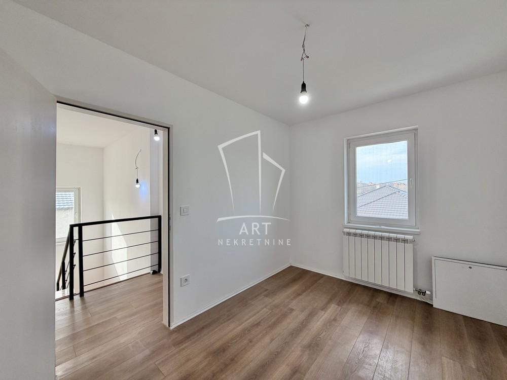 Slika 10 - Milovana Vidakovića,  Kuća na prodaju, 138m2, 149.900€