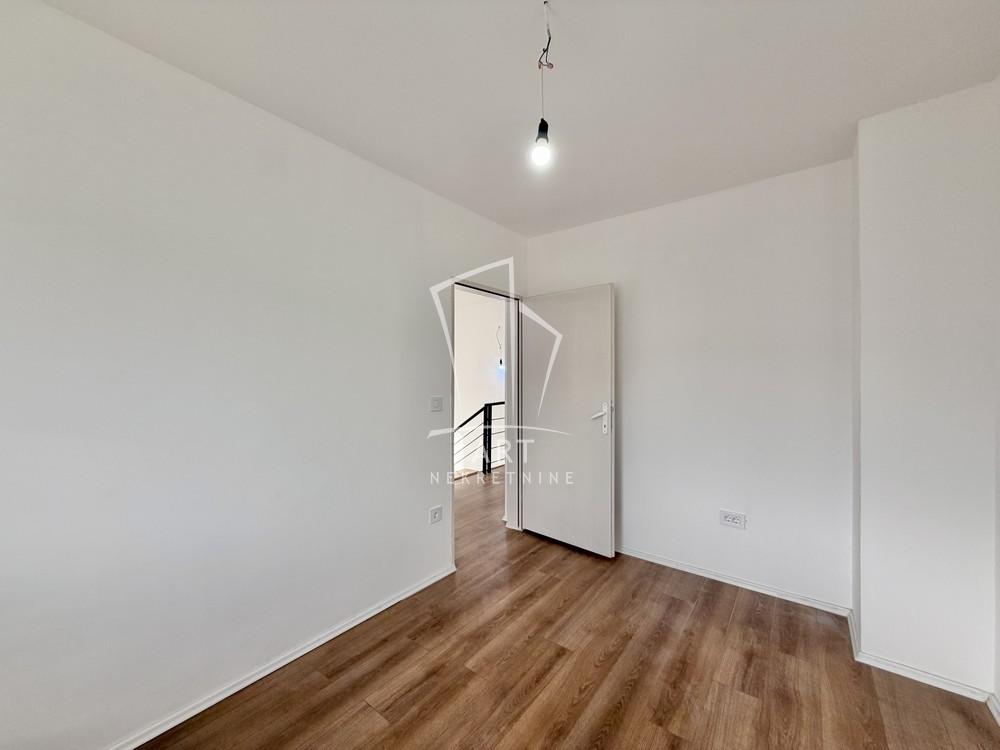 Slika 11 - Milovana Vidakovića,  Kuća na prodaju, 138m2, 149.900€