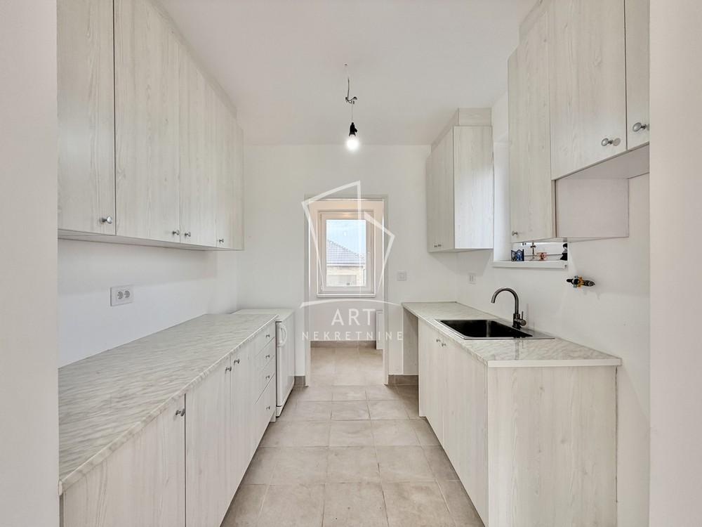 Slika 5 - Milovana Vidakovića,  Kuća na prodaju, 138m2, 149.900€