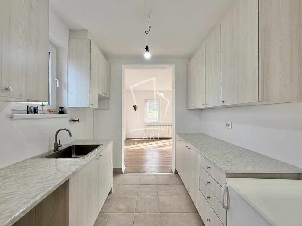 Slika 4 - Milovana Vidakovića,  Kuća na prodaju, 138m2, 149.900€