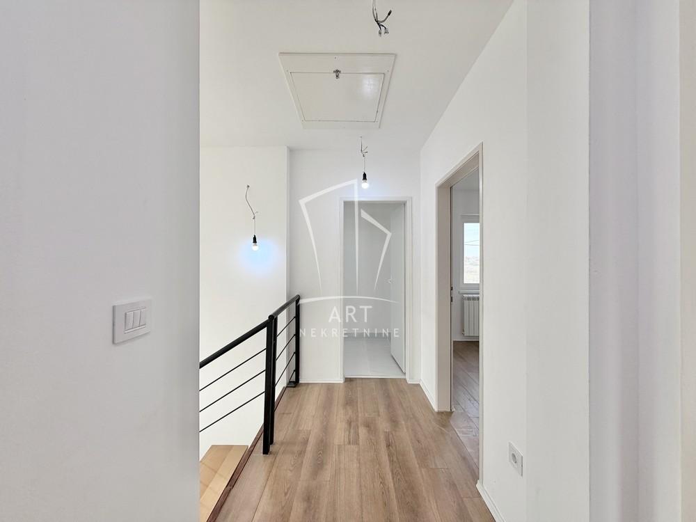 Slika 7 - Milovana Vidakovića,  Kuća na prodaju, 138m2, 149.900€