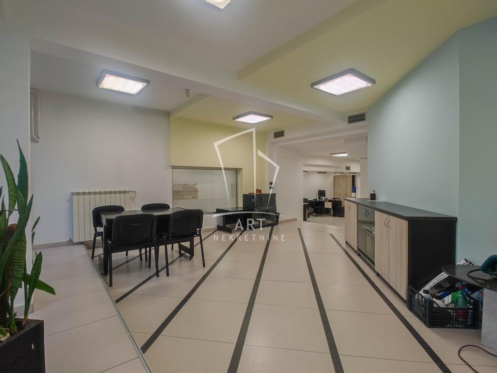 Slika 4 - Tadeuša Košćuška,  Lokal za izdavanje, 220m2, 2.500€