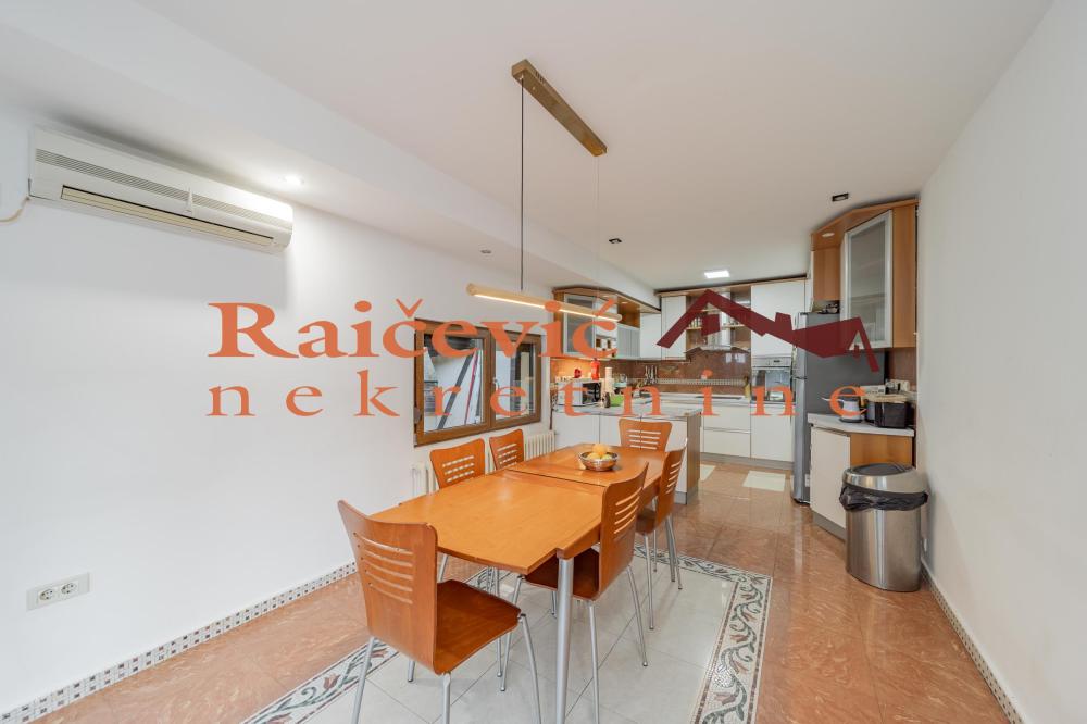 Slika 3 - Koste Racina,  Kuća za izdavanje, 110m2, 2.500€