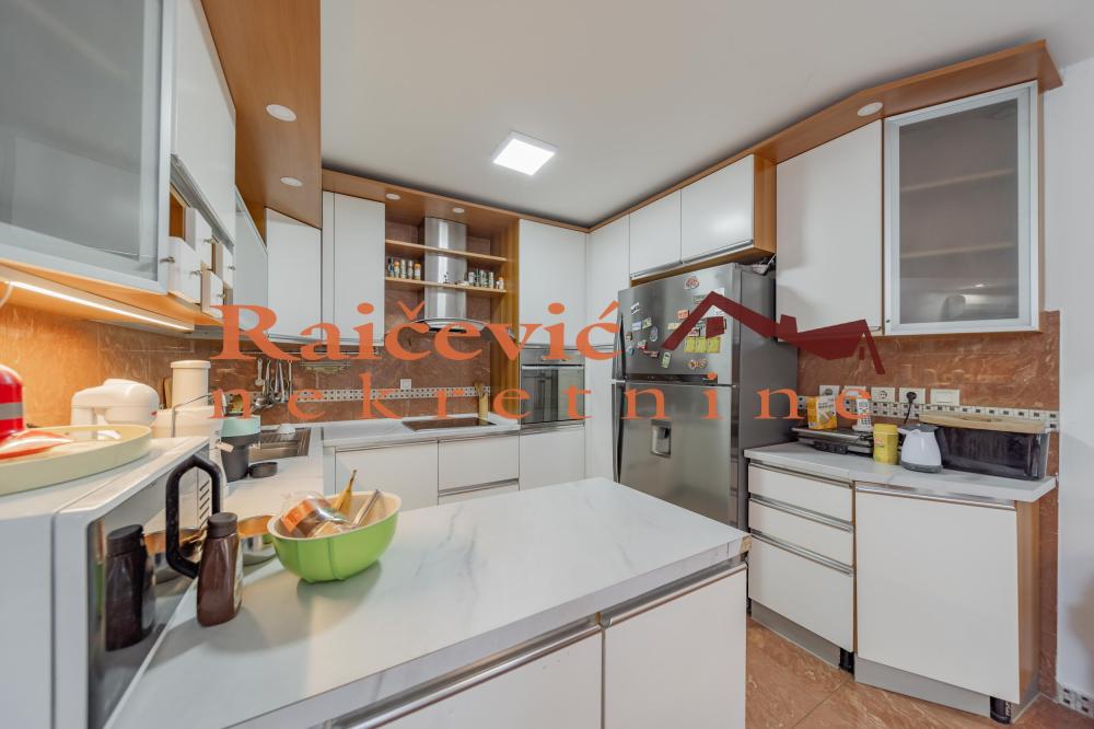 Slika 5 - Koste Racina,  Kuća za izdavanje, 110m2, 2.500€