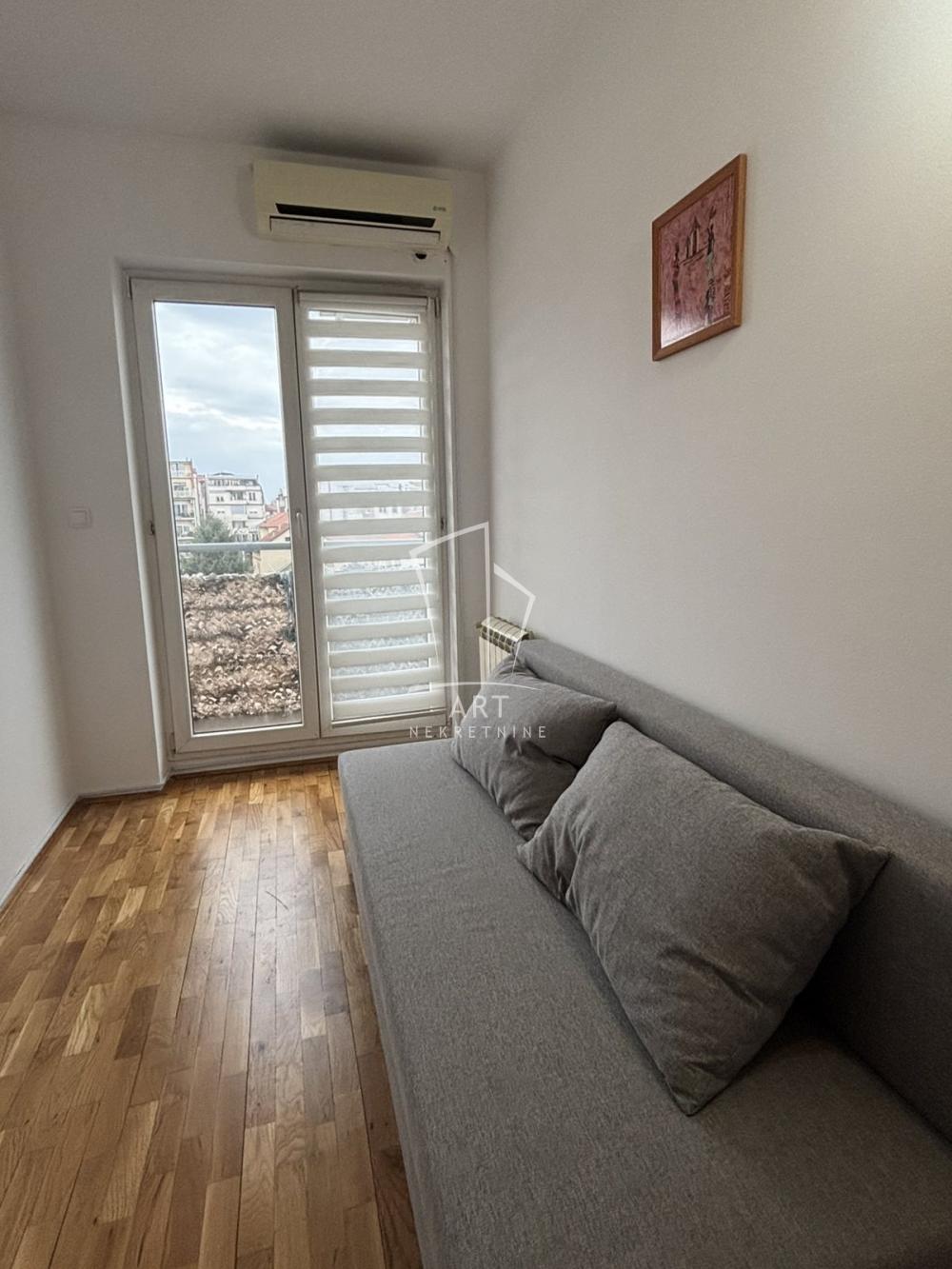 Slika 1 - Južni Bulevar, Jednoiposoban stan za izdavanje, 40m2, 600€