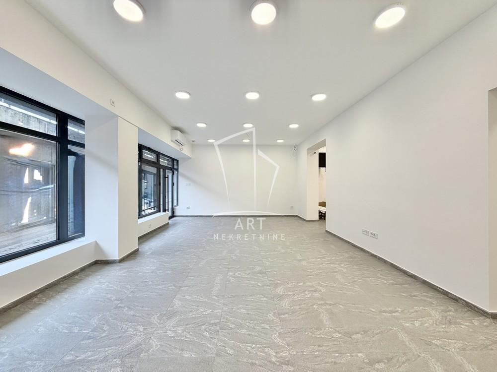 Slika 1 - Bulevar oslobođenja,  Lokal za izdavanje, 102m2, 3.500€