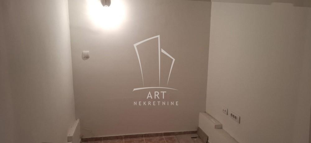 Slika 4 - Zmaj Jovina,  Lokal za izdavanje, 18m2, 600€