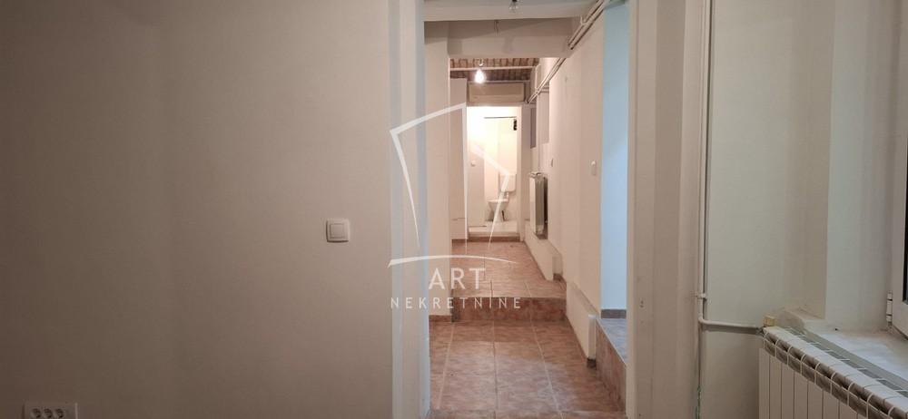 Slika 5 - Zmaj Jovina,  Lokal za izdavanje, 18m2, 600€