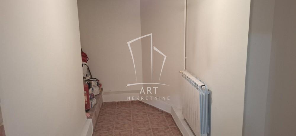 Slika 6 - Zmaj Jovina,  Lokal za izdavanje, 18m2, 600€