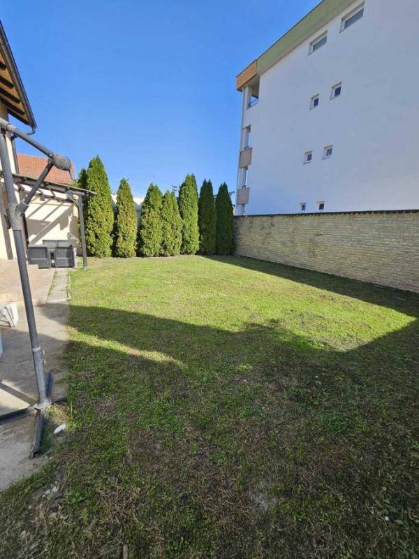 Slika 10 -  Kuća za izdavanje, 220m2, 1.500€