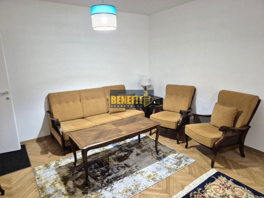 Slika 1 - Trosoban stan za izdavanje, 82m2, 700€