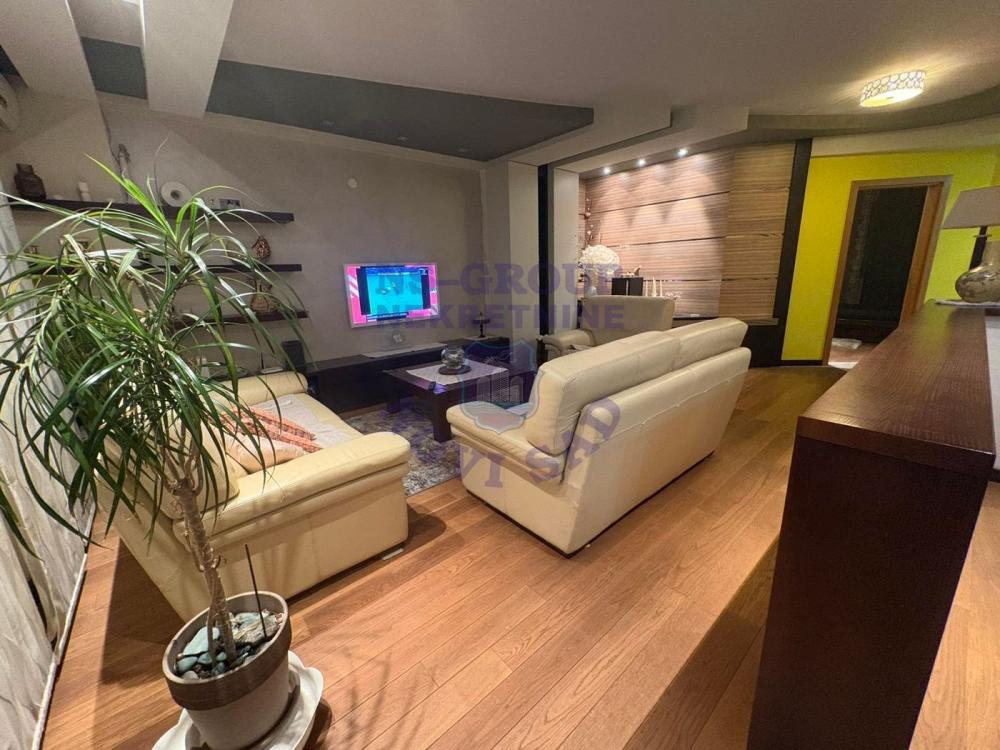 Slika 1 - Četvorosoban stan na prodaju, 99m2, 370.800€