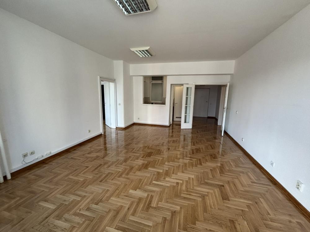 Slika 9 - Bulevar Mihajla Pupina , Trosoban stan za izdavanje, 87m2, 1.300€