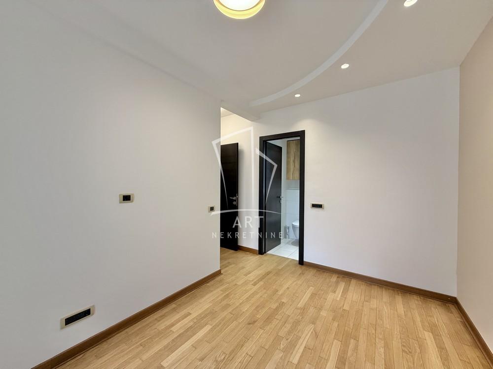 Slika 11 - Koče Kapetana, Trosoban stan za izdavanje, 91m2, 2.200€