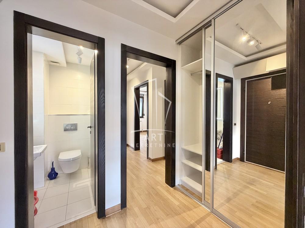 Slika 2 - Koče Kapetana, Trosoban stan za izdavanje, 91m2, 2.200€