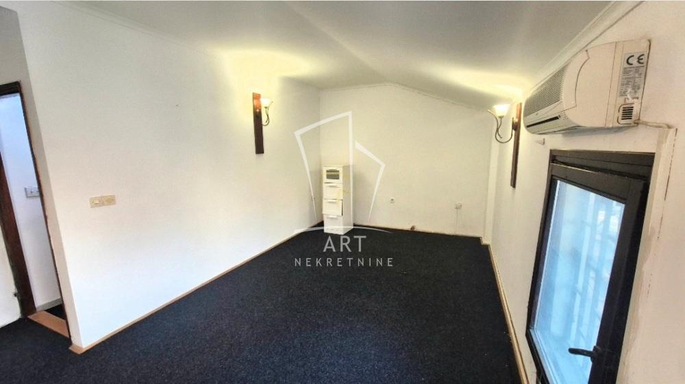 Slika 3 - Slanački Put,  Lokal za izdavanje, 100m2, 550€