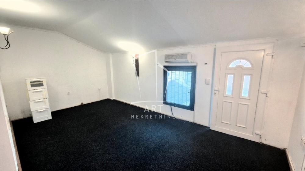 Slika 4 - Slanački Put,  Lokal za izdavanje, 100m2, 550€