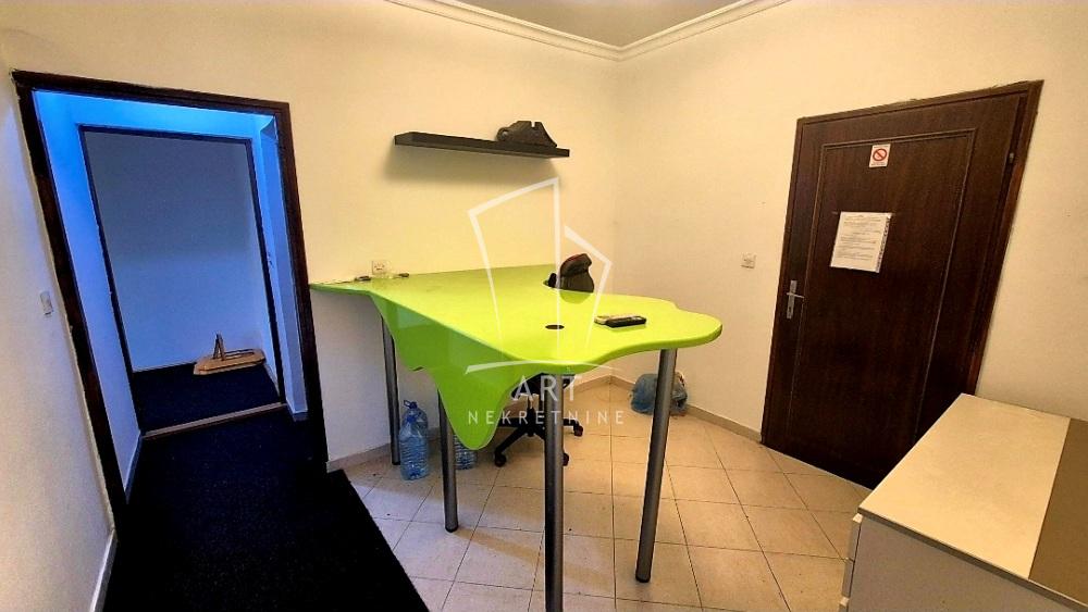 Slika 8 - Slanački Put,  Lokal za izdavanje, 100m2, 550€