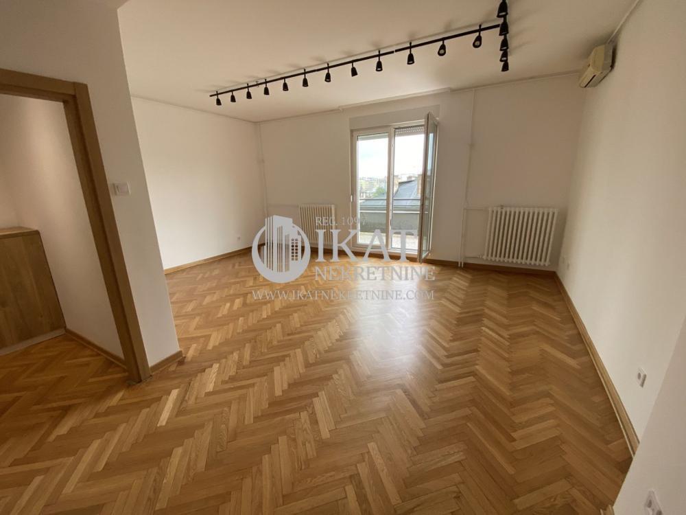 Glavna slika -Četvorosoban stan za izdavanje, 105m2, 1.300€