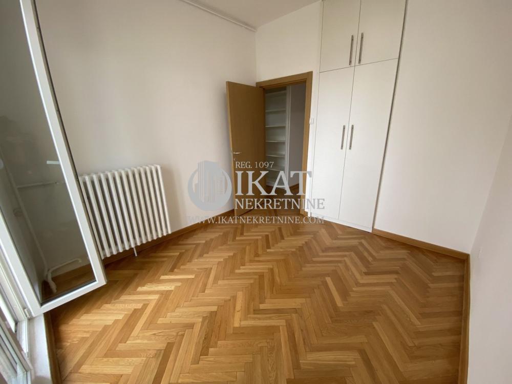 Slika 10 - Četvorosoban stan za izdavanje, 105m2, 1.300€