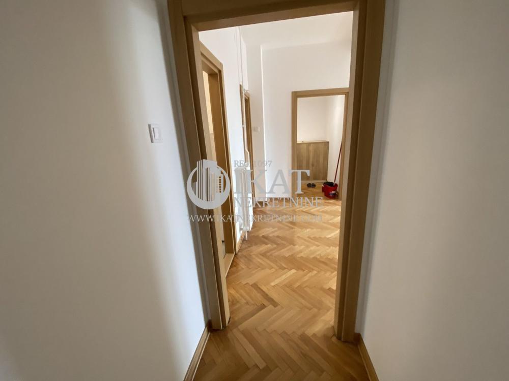 Slika 6 - Četvorosoban stan za izdavanje, 105m2, 1.300€