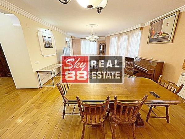 Glavna slika -Četvorosoban stan za izdavanje, 115m2, 1.500€