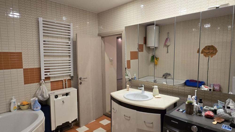 Slika 9 - Makenzijeva, Trosoban stan za izdavanje, 70m2, 1.000€