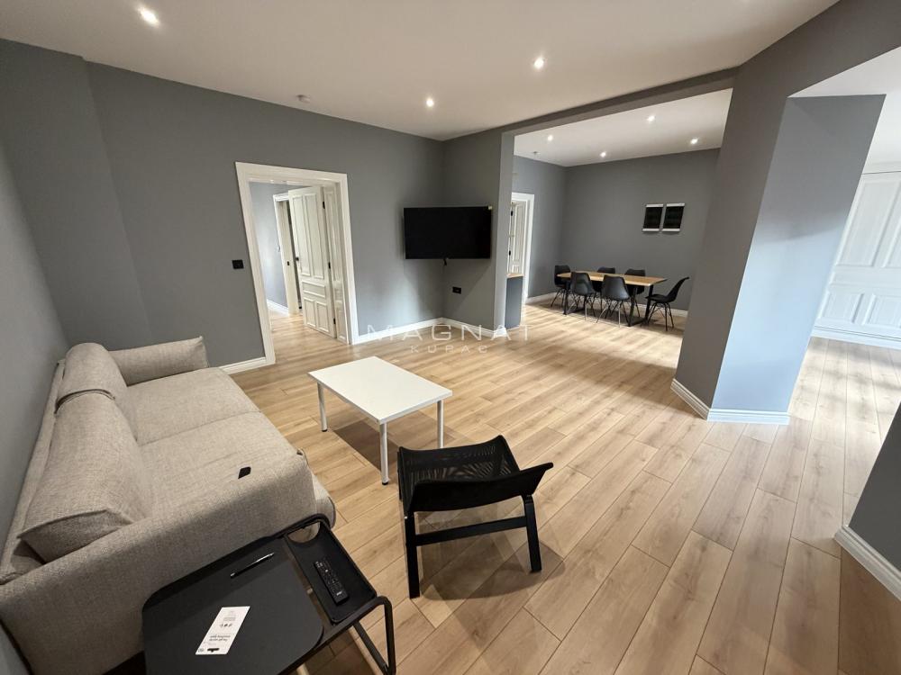 Slika 1 - Bulevar Kralja Aleksandra, Četvorosoban stan za izdavanje, 119m2, 1.700€