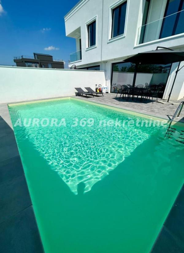 Glavna slika - Kuća za izdavanje, 180m2, 2.100€