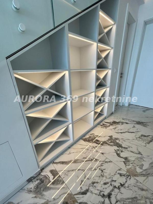Slika 9 -  Kuća za izdavanje, 180m2, 2.100€
