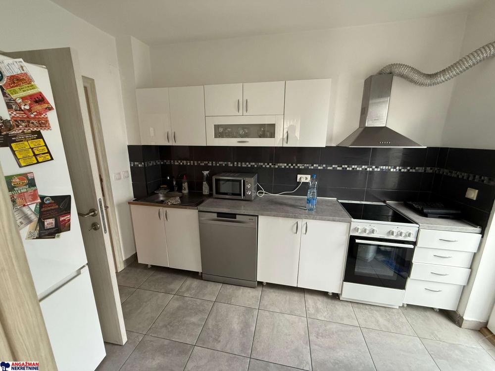 Slika 2 - Ustanička, Četvorosoban stan za izdavanje, 114m2, 1.000€