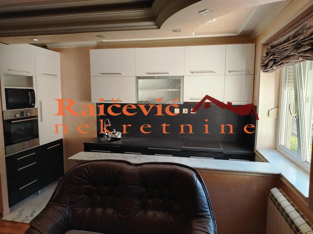 Slika 4 - Bagremova, Četvorosoban stan za izdavanje, 130m2, 600€