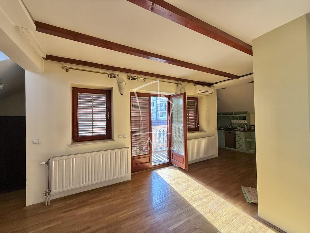Slika 9 - Pavla Popovića,  Kuća za izdavanje, 359m2, 2.500€