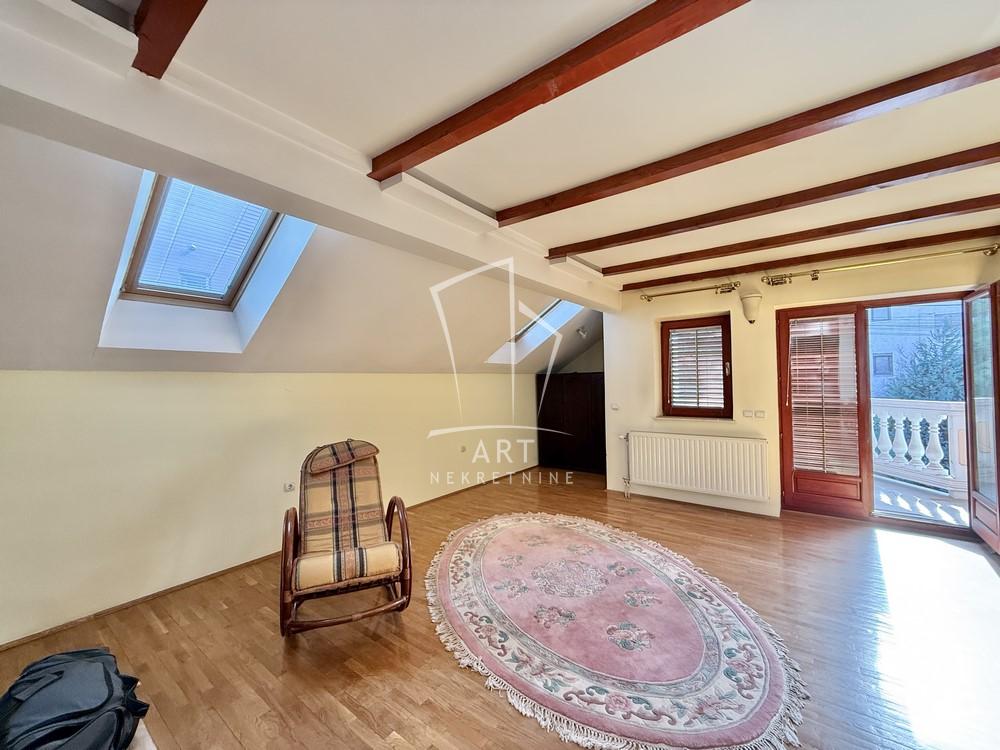 Slika 8 - Pavla Popovića,  Kuća za izdavanje, 359m2, 2.500€