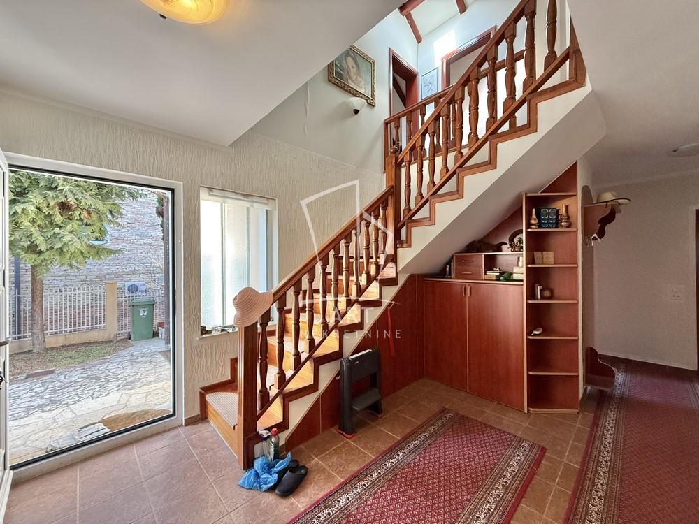 Slika 7 - Pavla Popovića,  Kuća na prodaju, 359m2, 480.000€