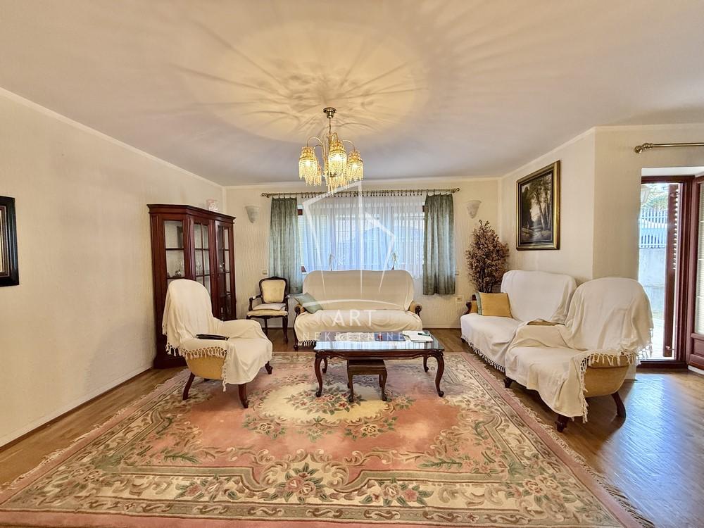 Slika 1 - Pavla Popovića,  Kuća na prodaju, 359m2, 480.000€