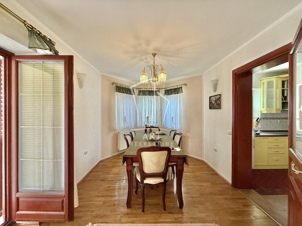 Slika 2 - Pavla Popovića,  Kuća na prodaju, 359m2, 480.000€