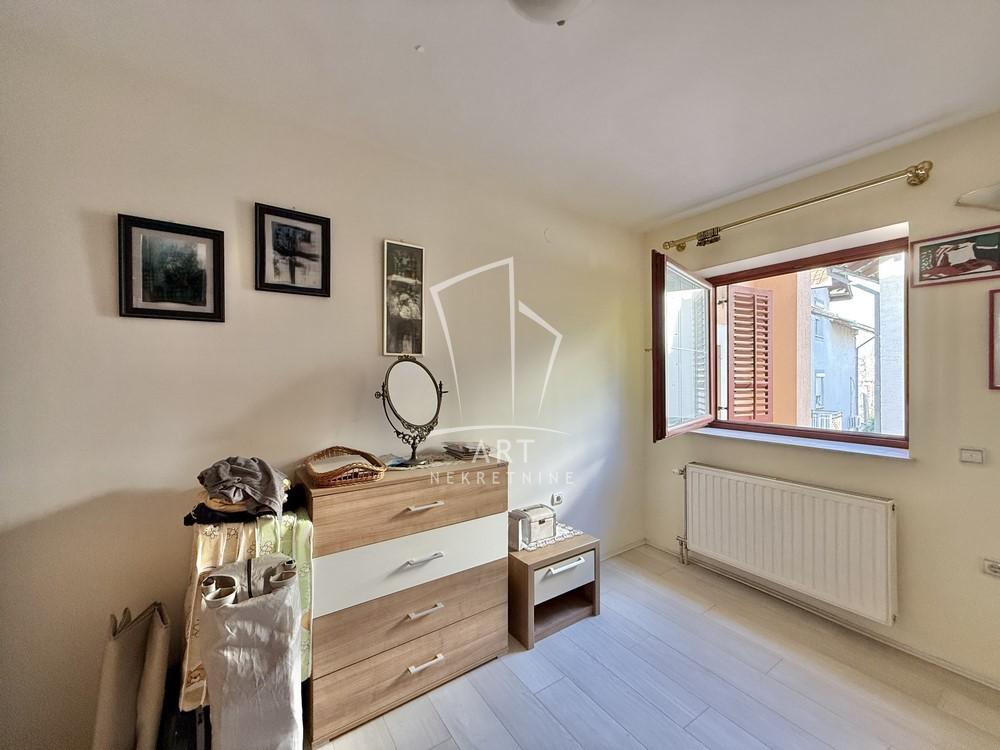 Slika 10 - Pavla Popovića,  Kuća na prodaju, 359m2, 480.000€