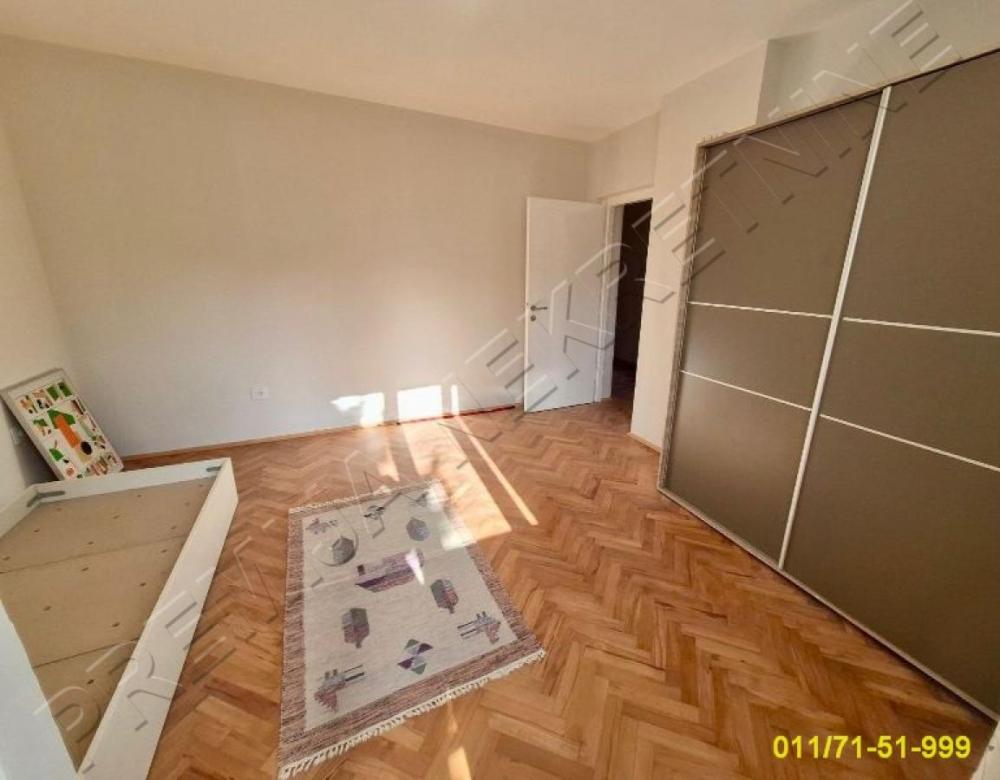 Slika 10 - Milana Stanivukovića, Četvorosoban stan za izdavanje, 92m2, 900€