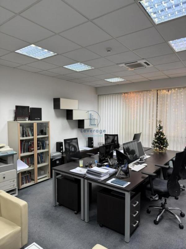 Slika 2 - Bulevar Zorana Đinđića,  Lokal za izdavanje, 143m2, 2.288€