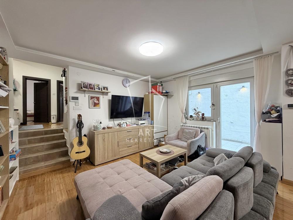 Slika 1 - Despotovačka, Četvorosoban stan na prodaju, 76m2, 269.000€