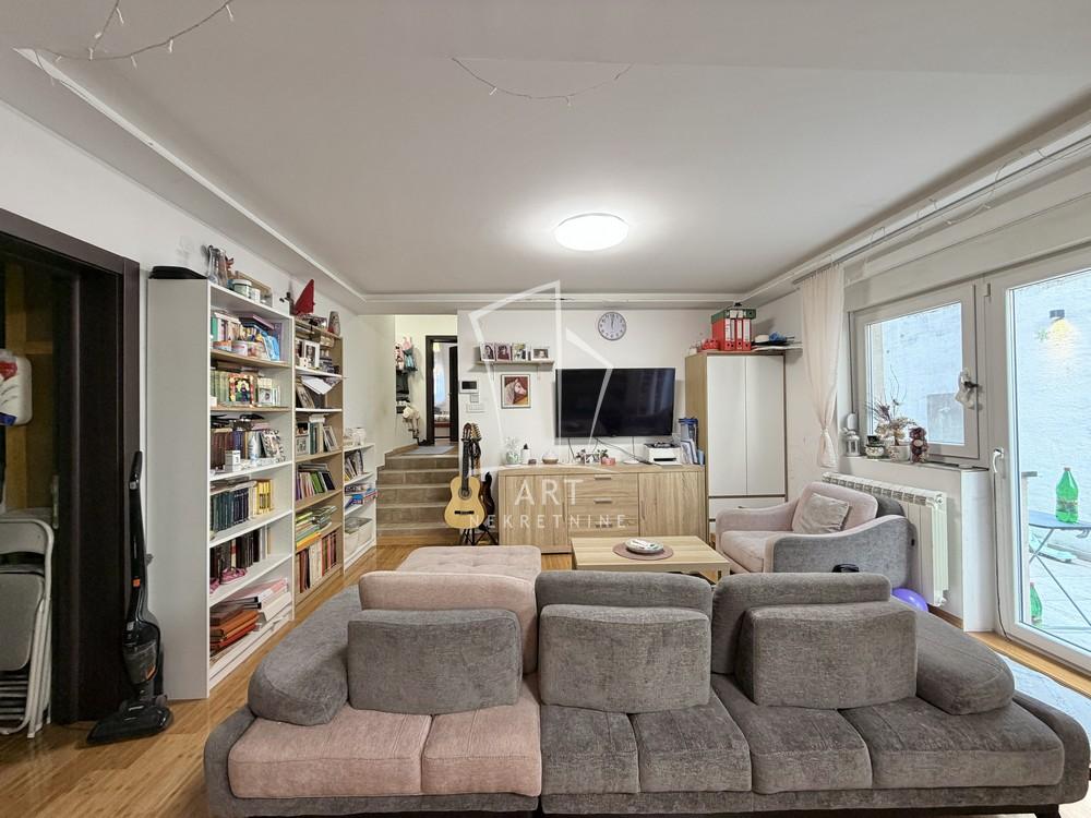 Slika 2 - Despotovačka, Četvorosoban stan na prodaju, 76m2, 269.000€